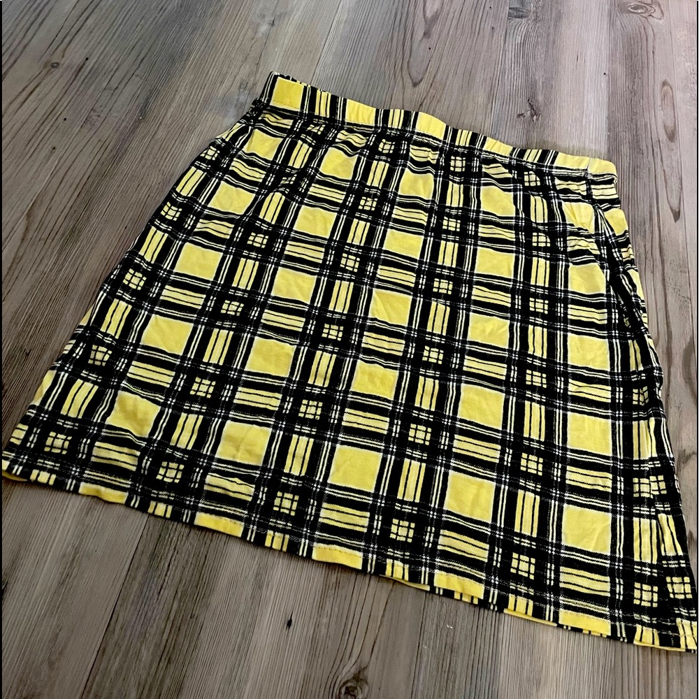 Black & yellow skirt